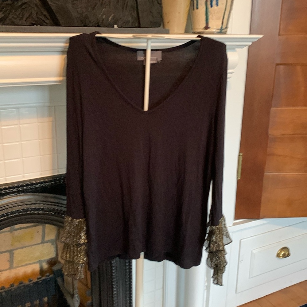Anthropologie gold tiered cuffed top. Worn twice‎